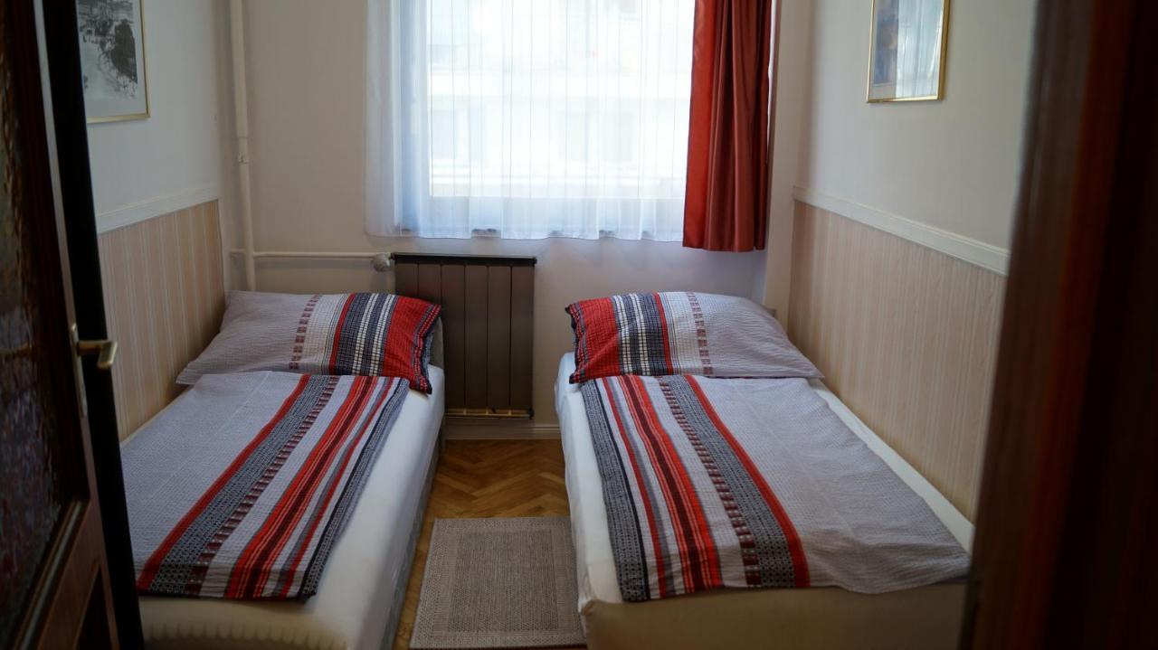 Apartment Sinko - Free Garage Parking, Central, 2 Bedrooms 4 Single Beds, Flexi Check-Out Budapest Exterior foto