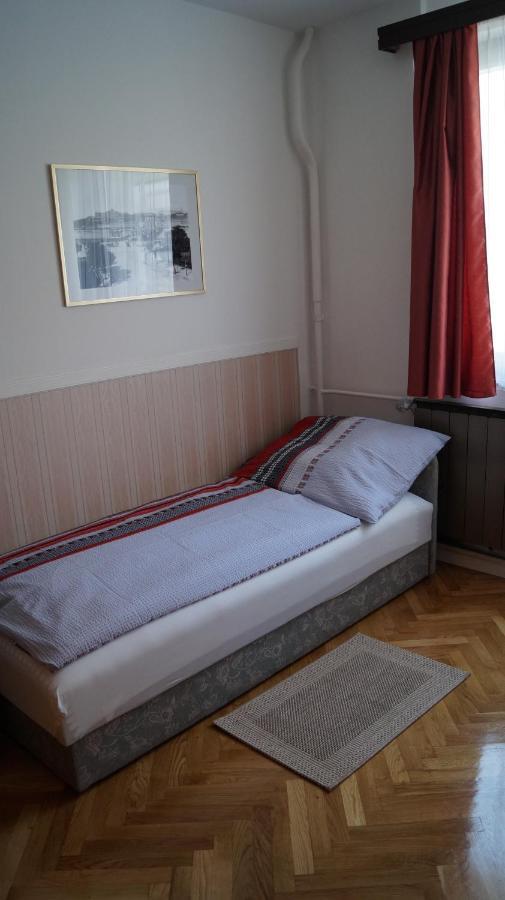 Apartment Sinko - Free Garage Parking, Central, 2 Bedrooms 4 Single Beds, Flexi Check-Out Budapest Exterior foto